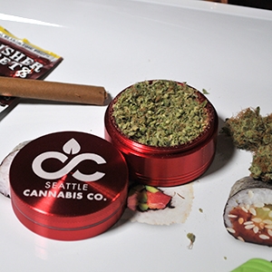 How to Roll a Joint or Blunt - Green Cannabis Co.